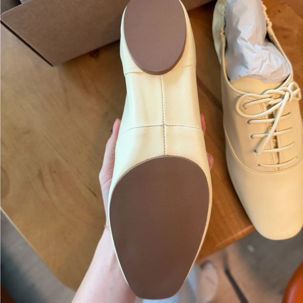 NEW in box Reformation Marie Lace-Up Oxfords in Cream Puff - Picture 4 of 6